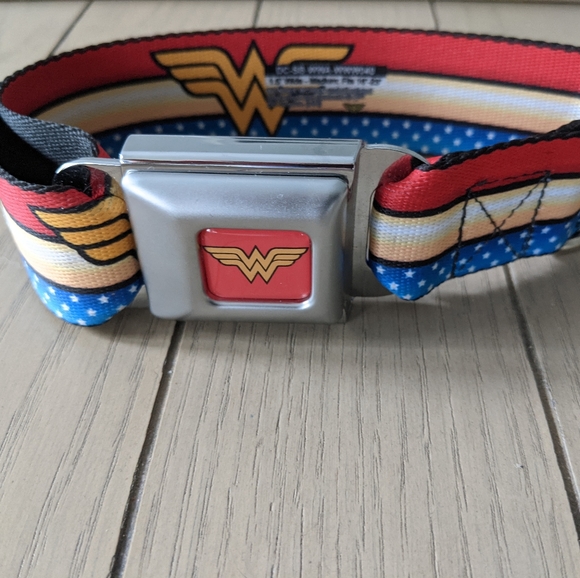 Buckle Down Wonder Woman Logo Stars and Stripes Dog Collar - Picture 8 of 8